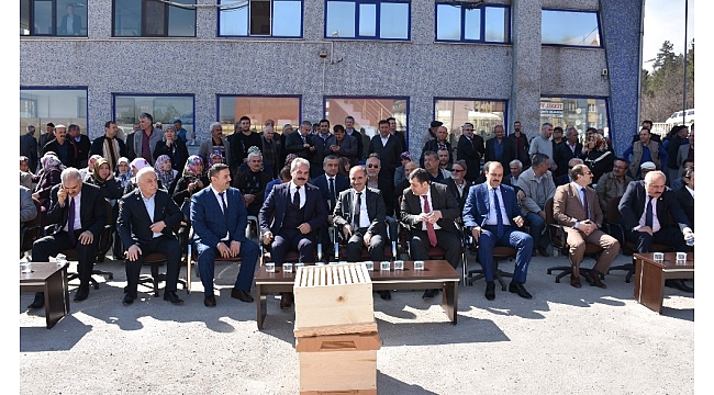 Karabük'te çiftçilere fidanlar ve arısız kovan