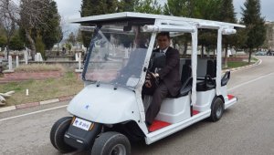 Safranbolu mezarlığında golf aracı hizmeti