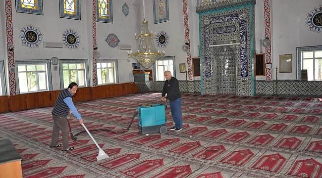Camiler Ramazan'a hazırlanıyor