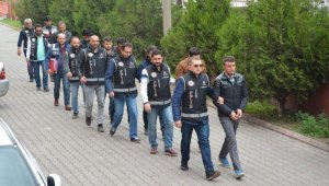 FETÖ'den 7'si rütbeli asker 8 kişi tutuklandı