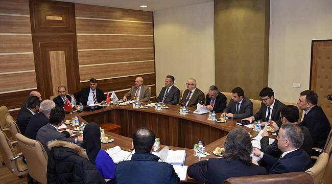 Havaalanı Toplantısı Vali Mehmet Aktaş Başkanlığına yapıldı.