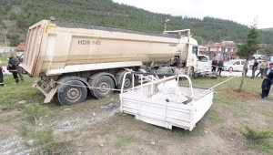 Karabük'te trafik kazası: 1 ölü, 3 yaralı