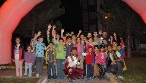 Çocuklar Ramazan eğlencesi ile coştu