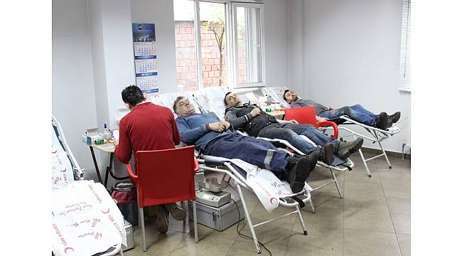 İşçilerden kan bağışı
