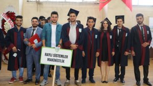 KBÜ Eskipazar MYO 6 programdan 500'e yakın öğrenci mezun verdi