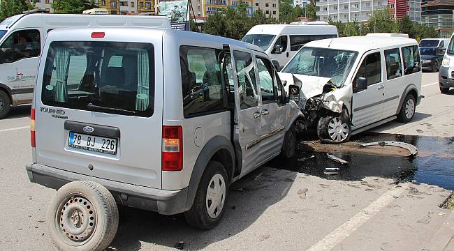 Kazada yaralanan sürücü hastanede hayatını kaybetti