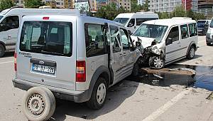 Kazada yaralanan sürücü hastanede hayatını kaybetti