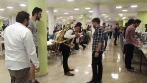 KBÜ öğrencilerine Ramazan şerbeti ikramı