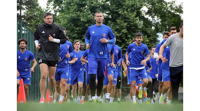 Karabükspor, çalışmalarını sürdürüyor