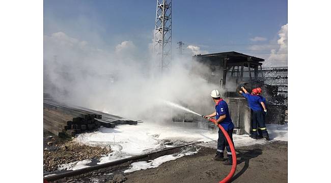 Kardemir'de iş makinesi alev alev yandı