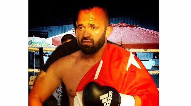 Sadık Özköseoğlu, Kickboks'ta Avrupa Şampiyonu oldu