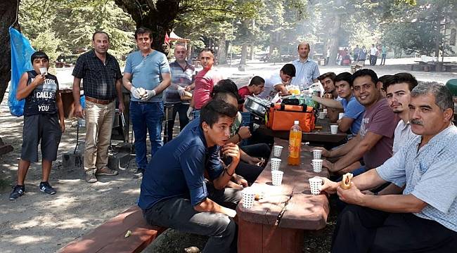 Çocuklara Gölcük'te moral pikniği