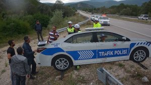 Karabük'te iki kara noktaya maket polis aracı yerleştirildi