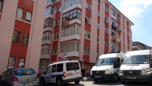 Yalnız yaşadığı evinde ölü olarak bulundu