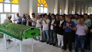 Denizde boğulan genç son yolculuğa uğurlandı