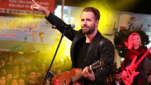 Emre Aydın Karabüklü hayranlarını coşturdu