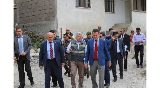Kaymakam Ürkmezer, köy ziyaretlerinde
