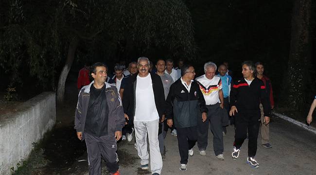 Kurum müdürleri vali eşliğinde günün stresini akşam sporu ile attı