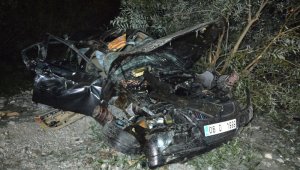 Otomobil çay yatağına yuvarlandı: 1 ölü, 2 yaralı