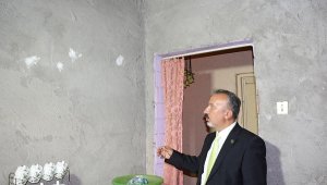 Şehit eşi 27 yıldır sıvasız evde yaşıyor