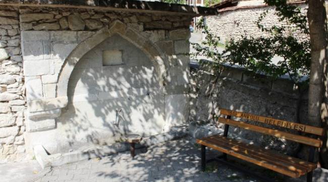 Tarihi Çeşmeler Su İle Buluşuyor