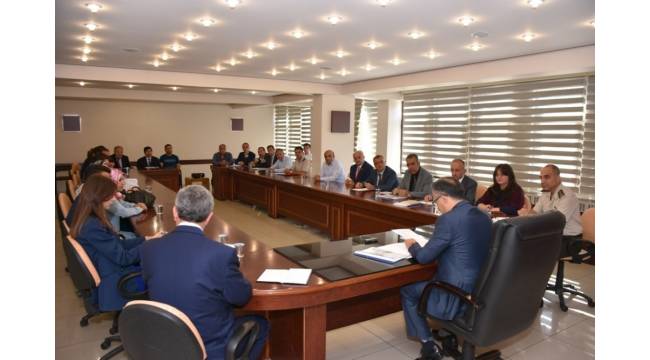 Vali Çeber başkanlığında eğitim öğretim yılı toplantısı yapıldı