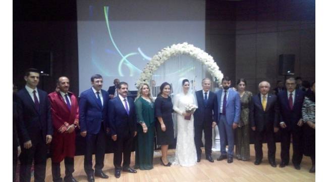 AK Parti'li Şahin ikinci kez dünya evine girdi