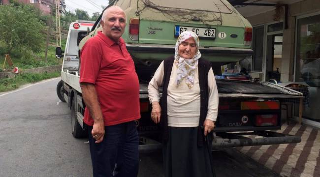 Emine Teyze'nin bağışladığı otomobil Kızılay yararına 10 bin TL'ye satıldı