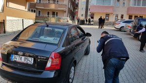 Karabük'te otomobillere zarar verdiler