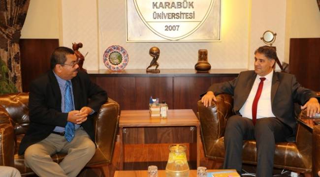 Malezya Perlis Üniversitesi Rektörü KBÜ'de