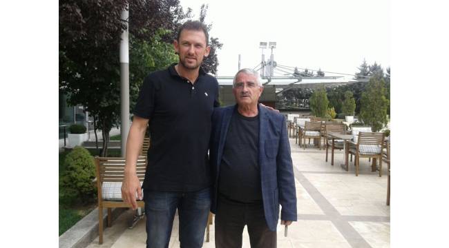 Popovic, Başkan Tankut ile bir araya geldi