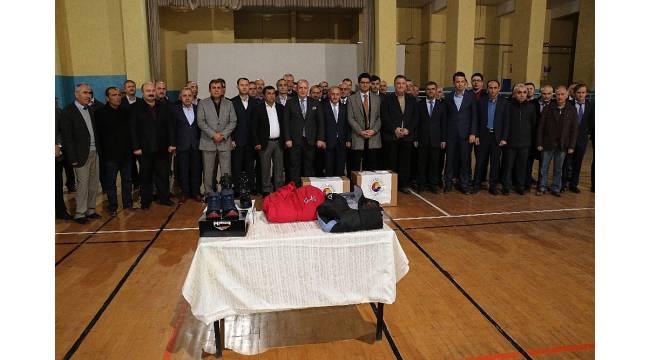 Karabük TSO'dan 700 öğrenciye kaban ve ayakkabı yardımı