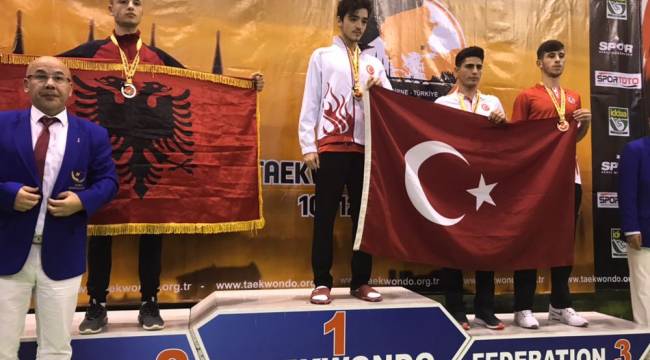 Taekwondo Şampiyonasında Karabüklü Sporcularımızdan Çifte Başarı
