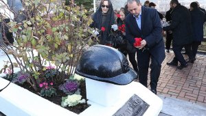 Metin Türker mezarı başında anıldı