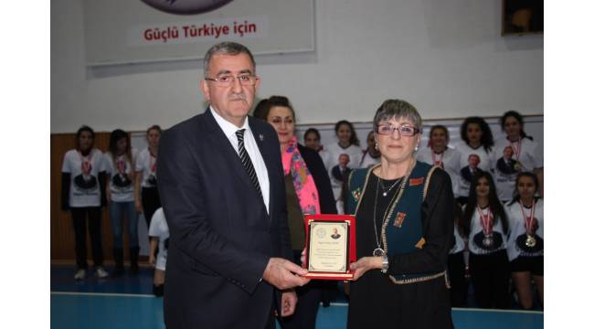 Suat Şafak Arar voleybol turnuvası sona erdi