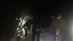 Dağda mahsur kalan 3 üniversiteli genç jandarma ve AFAD tarafından kurtarıldı