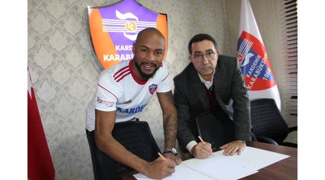 Karabükspor, Leandrinho ile 1.5 yıllık sözleşme imzaladı