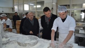 Ürkmezer lokum imalathanelerini ziyaret etti