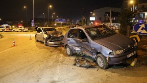 Yeni yılın ilk kazası 1'i ağır 3 yaralı