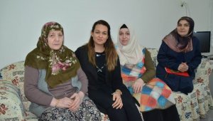 Kaymakam eşinden şehit ailelerine ziyaret