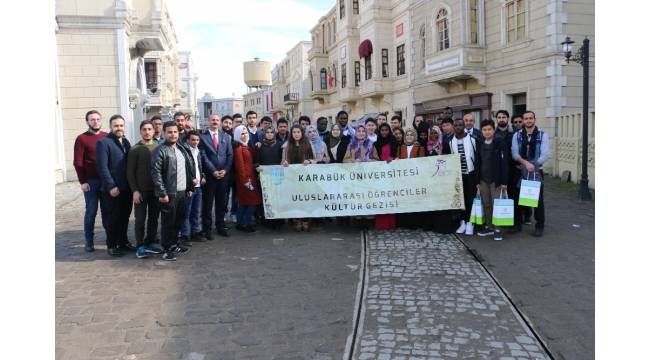 KBÜ öğrencileri