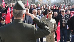 Mahalleli gönüllü askerlik için başvuru yaptı