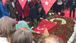 Öğrenciler şehit astsubayın kabrini ziyaret etti