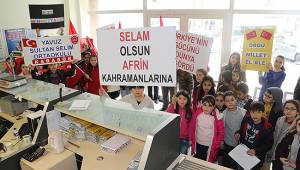 Afrin'deki Mehmetçiğe öğrencilerden ay-yıldızlı moral mektubu