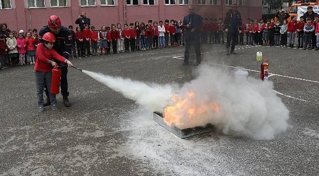Deprem haftasında öğrenciler deprem tatbikatına katıldı