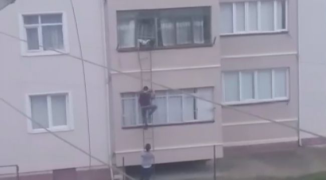 İkinci kattaki evine girebilmek için bulduğu yöntem yürekleri ağza getirdi