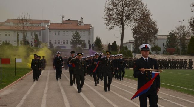 Jandarma ve Sahil Güvenlik uzman erbaşları asayiş kurslarını tamamladı
