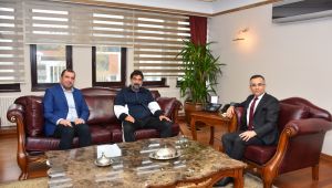 Kardemir Karabükspor Teknik Direktörü Karaman'dan Vali Çeber'e ziyaret