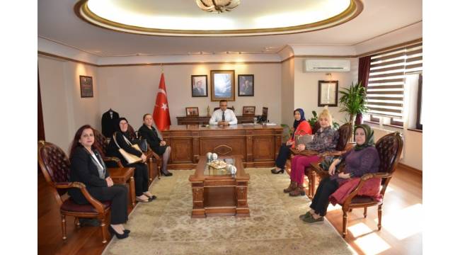 MHP Kadın Kollarından Vali Çeber'e ziyaret