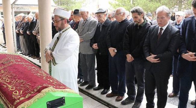 Sabancı Vakfı Mütevelli Heyeti Başkan Yardımcısı Paçacıoğlu toprağa verildi